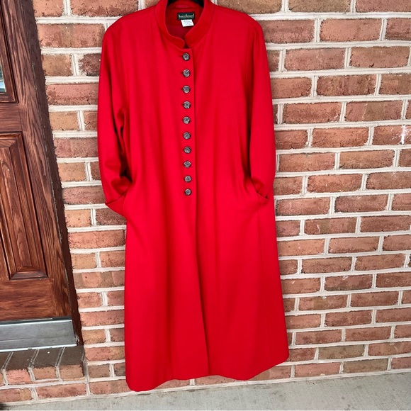 Harve Benard ladies long red dress coat. Size 16 - Picture 12 of 15
